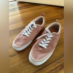 DIVIDED faux suede pink sneakers